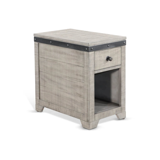 Sunny Designs Traditional Mahogany Wood Chair Side Table in Alpine Gray - Bed & Sofa Hub